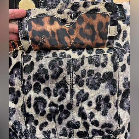 B Makowsky Large Leopard Print Patent Leather Bag - Picture 9 of 10